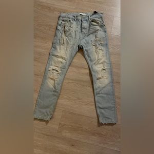 listing-status-banner